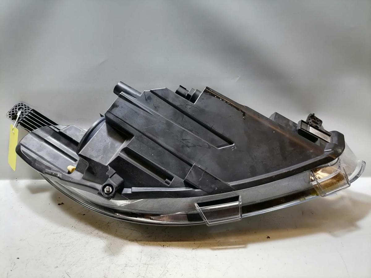Ford Fiesta MK7 original Scheinwerfer vorn links Halogen Bj.2018